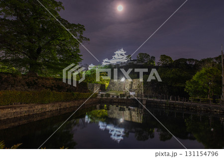 夜の姫路城－世界遺産の幻想的な風景 131154796