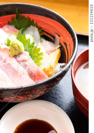 伊豆名物のおいしい三色金目鯛丼定食 伊豆名物のおいしい三色金目鯛丼定食 131154819