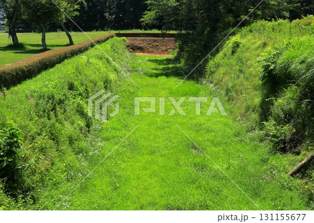 石垣と堀が残る青空の九戸城跡 《岩手》 石垣と堀が残る青空の九戸城跡 《岩手》 131155677
