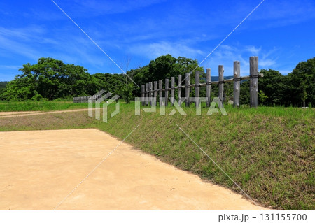 石垣と堀が残る青空の九戸城跡　《岩手》 131155700