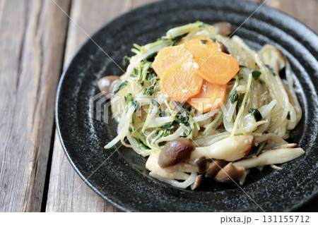 野菜たっぷり春雨の塩麹炒め 131155712