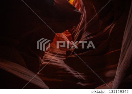 アンテロープキャニオン－大地が刻んだ芸術 131159345