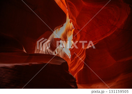 アンテロープキャニオン－大地が刻んだ芸術 131159505