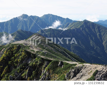 宝剣岳から見た檜尾岳方面_9月 131159632
