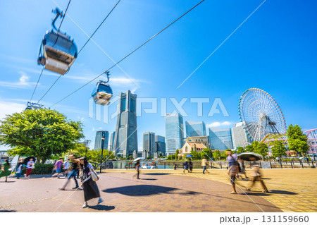 日本の横浜都市景観 …運河パーク駅前・運河パークからロープウェイや横浜ランドマークタワーなどを望む 日本の横浜都市景観 …運河パーク駅前・運河パークからロープウェイや横浜ランドマークタワーなどを望む 131159660