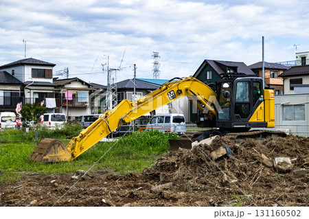 工事現場　重機パワーショベル 131160502