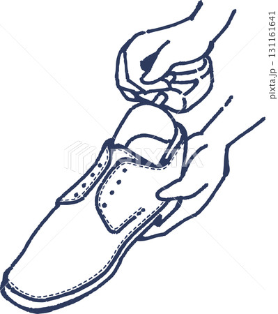 革靴にシューキーパーを入れる線画のイラスト 革靴にシューキーパーを入れる線画のイラスト 131161641