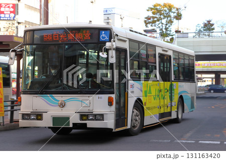 宇都宮駅前を発車する関東自動車バス（日光東照宮行） 131163420