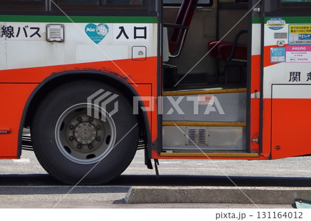 ツーステップバス段差と後乗り出入口（群馬県沼田市：関越交通バス） 131164012