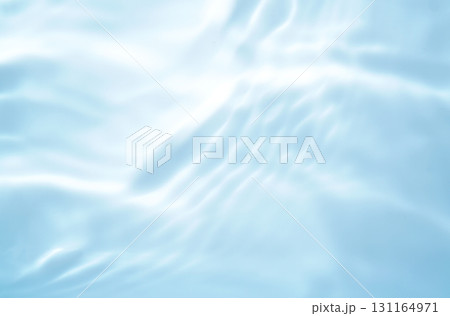 水・水面・波紋・キラキラ・テクスチャ・背景素材 131164971