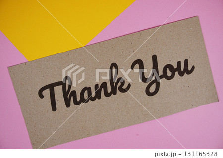 Thank You text with flowers bouquet decoration on wooden background 131165328