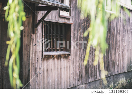 [倉吉白壁土蔵群]昔懐かしい建物 131169305