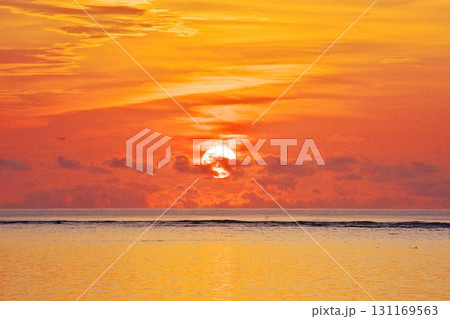 日の出/沖縄 石垣島 白保海岸 日の出/沖縄 石垣島 白保海岸 131169563