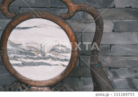 [中国庭園 燕趙園]美しい装飾が施された建物 131169755