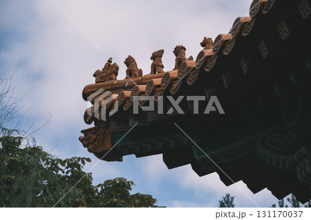 [中国庭園 燕趙園]中国の建物の屋根 131170037