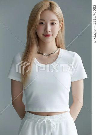 Tシャツモデル 131176082