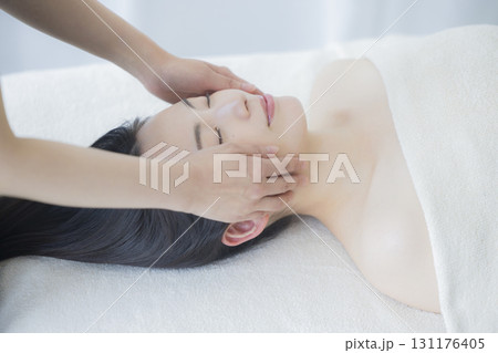 若い女性、エステ、ビューティー、 131176405
