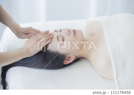 若い女性、エステ、ビューティー、 若い女性、エステ、ビューティー、 131176408