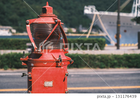 [境港]真っ赤なランプ 131176439