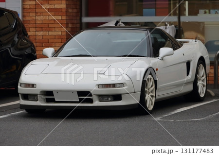 白い国産スポーツカー 131177483