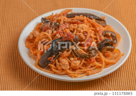 茄子と鶏ひき肉のパスタ 茄子と鶏ひき肉のパスタ 131178865