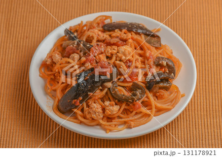 茄子と鶏ひき肉のパスタ 茄子と鶏ひき肉のパスタ 131178921