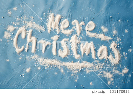 雪で描かれたMerry Christmas文字デザイン背景 131178932