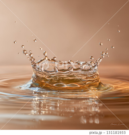 water splash in the form of a heart 131181933