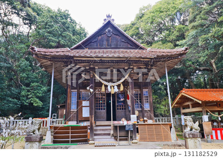 山口県山陽小野田市にある吉部田八幡宮拝殿 131182529
