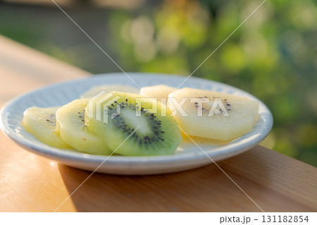 カットしたキウイ 131182854