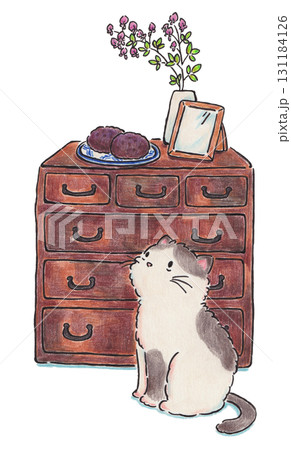 おはぎを見ている猫ののイラスト 131184126