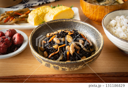 食卓のひじきの煮物 和食 おかず 食卓のひじきの煮物 和食 おかず 131186829