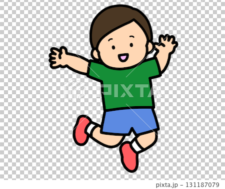 笑顔でジャンプする男の子 131187079