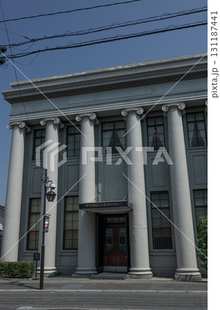 レトロな街並みに浸れる福島県会津若松市の七日町通りの街並み 131187441