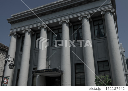 レトロな街並みに浸れる福島県会津若松市の七日町通りの街並み 131187442