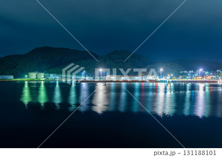 夜の油津港 131188101