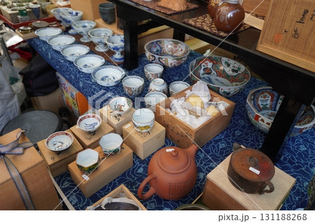 「骨董・蚤の市3」 131188268
