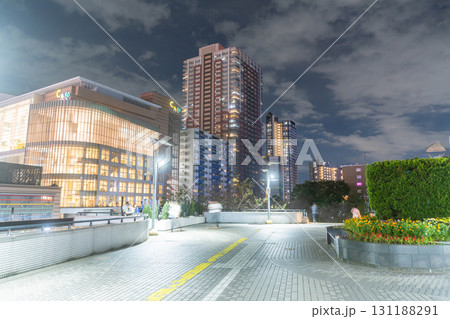 《埼玉県》川口駅前・タワーマンションの夜景 131188291