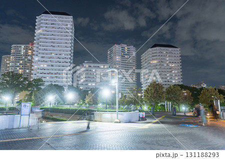 《埼玉県》川口駅前・タワーマンションの夜景 《埼玉県》川口駅前・タワーマンションの夜景 131188293