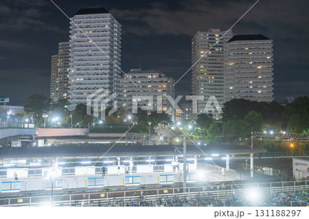 《埼玉県》川口駅前・タワーマンションの夜景 131188297
