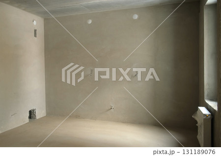 Flat in apartment building in rough repairs for self-finishing. 131189076