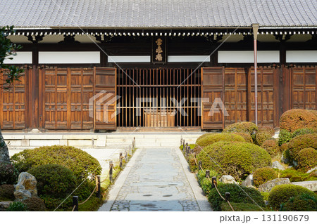 冬の東福寺　常楽庵開山堂（重要文化財） 131190679