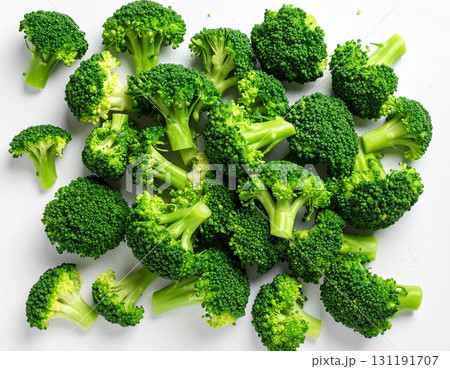 小さなブロッコリーの集まり 131191707