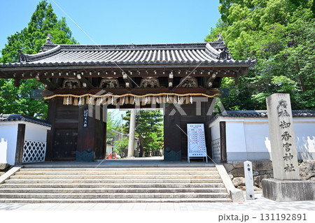京都府伏見区　御香宮神社　正門　伏見城の大手門を移築保存　 131192891