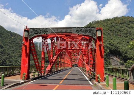 赤い鉄橋の峰谷橋 131193668