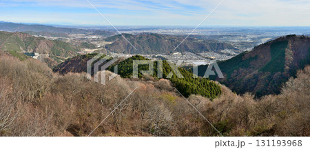 丹沢の高取山山頂 展望台からのパノラマ写真 宮ヶ瀬ダムと関東平野 丹沢の高取山山頂 展望台からのパノラマ写真 宮ヶ瀬ダムと関東平野 131193968