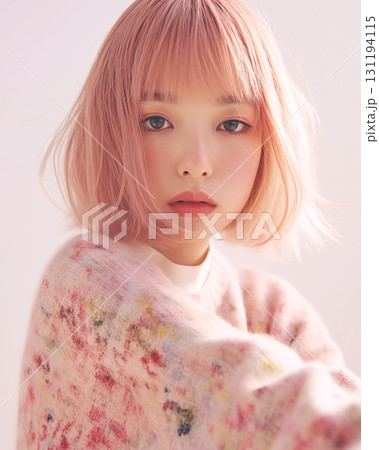 ピンク髪の美しい女性・ヘアカラー 131194115