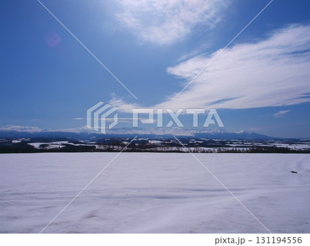 残雪の北海道旭川市　就実の丘からの展望 131194556