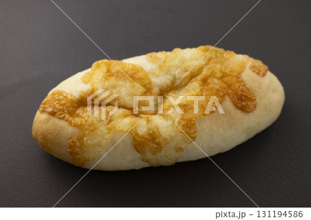 手作りの美味しそうなパン 131194586