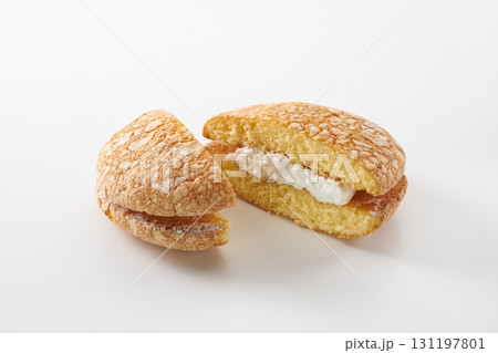 ブッセ　フランス菓子のイメージ 131197801